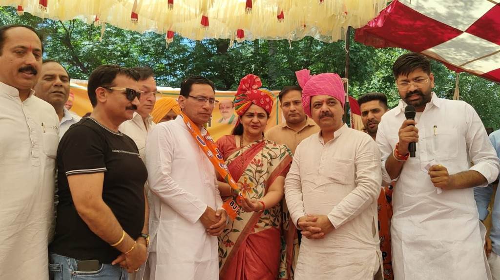 Congress Leader Khileri Joins BJP Former MP Duggal Facilitates His Induction